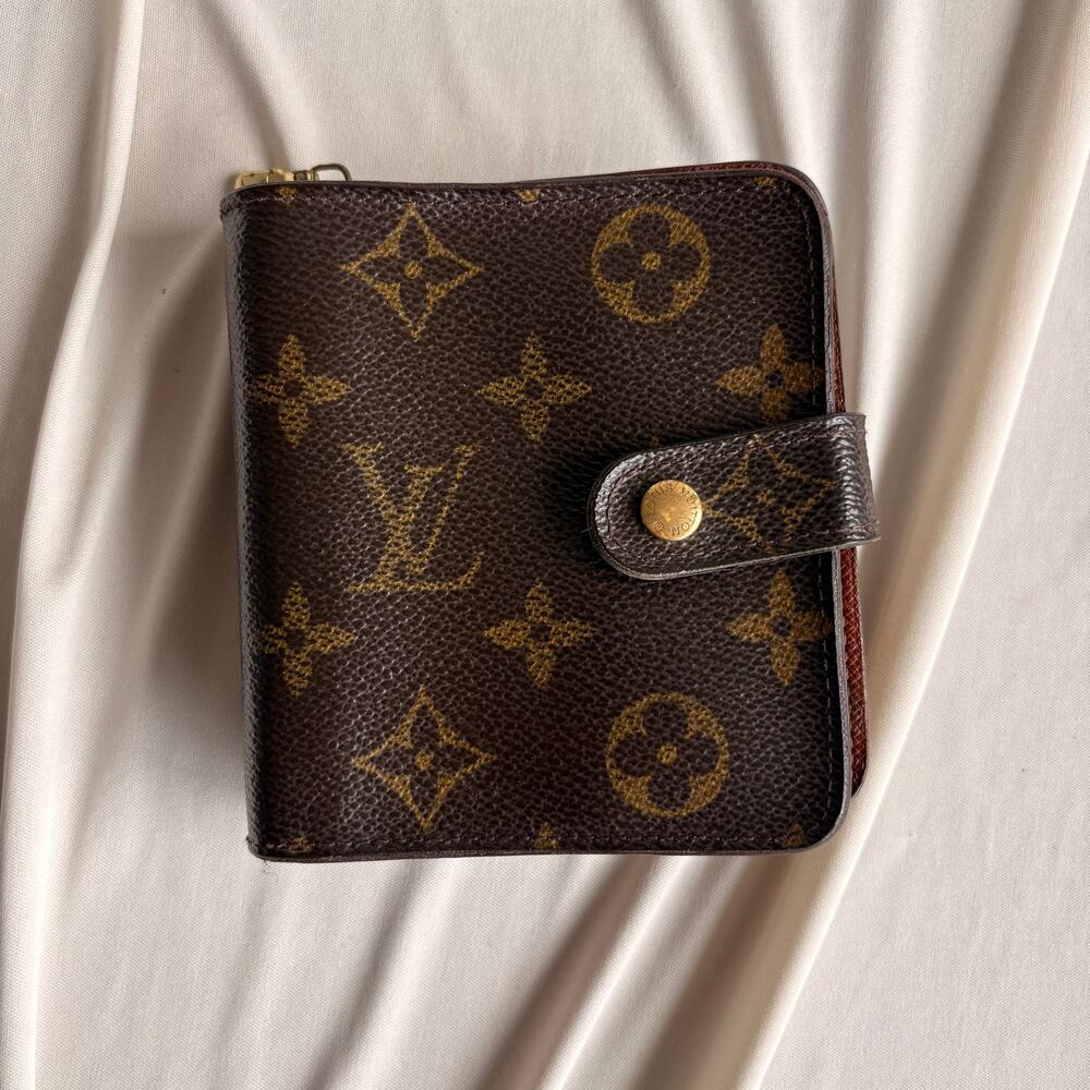 Louis Vuitton Monogram Snap Closure Bifold Wallet - Zip Coin Pocket